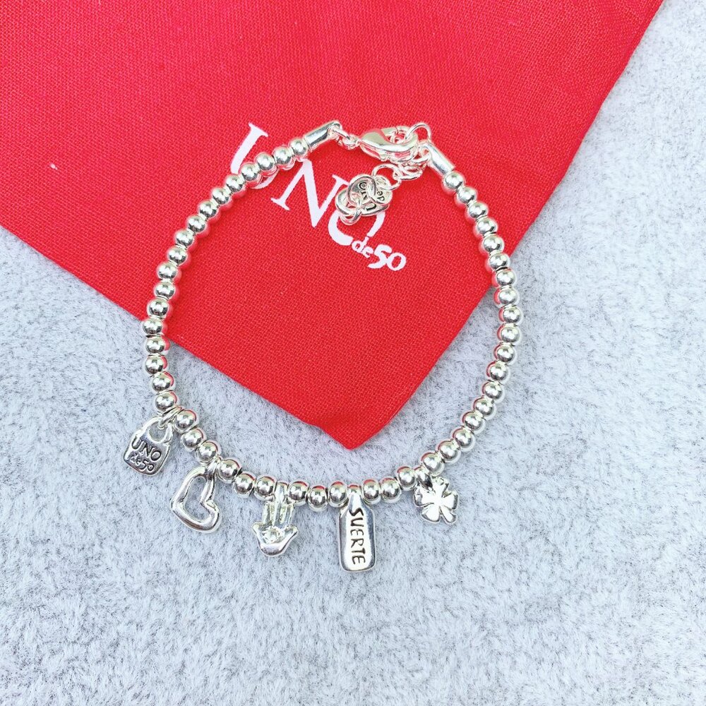 Uno de 50 Sterling silver-plated bracelet with heart, clover and hand charm - Picture 6 of 6